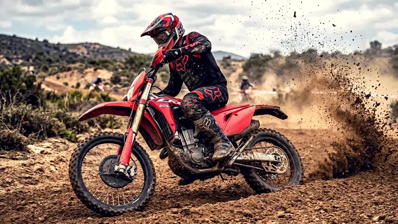 Osca MT6, Ducati Desmo450 EDS e il Richiamo Honda: Tutto quello che Devi Sapere - Foto 2